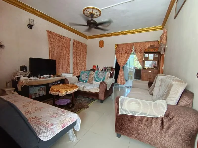 Living features: cream painted walls, gold crown moulding, white ceiling, 5-blade ceiling fan, sofa with brown upholstery, 2-seater fabric sofa in beige, coffee table with decorative items, TV console with television, curtains with floral pattern, area rug, wooden sideboard, decorative wall clock, wall-mounted shelves; style: traditional.