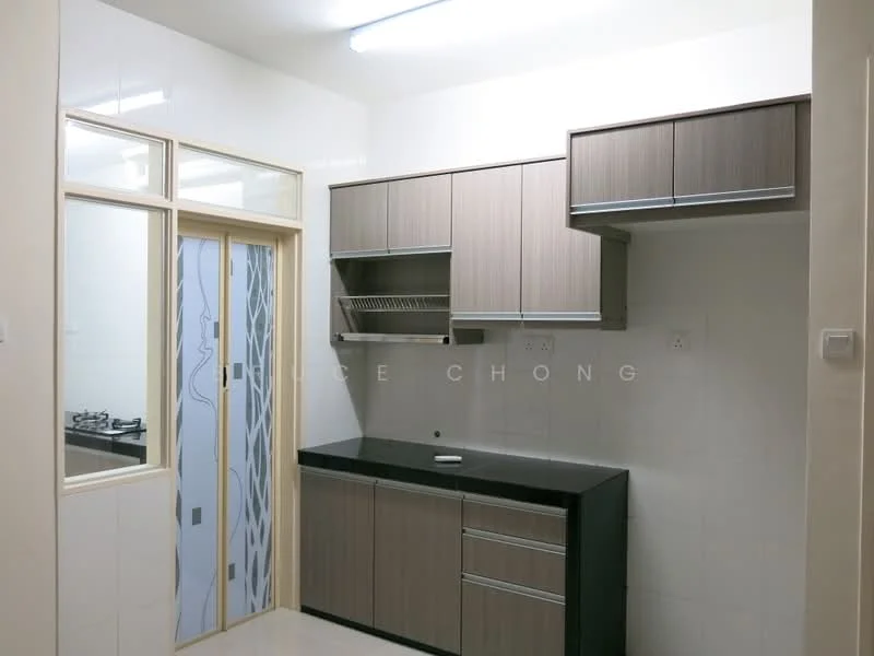 Kitchen features: black countertop, wooden cabinetry in light brown, stainless-steel gas hob, wall-mounted shelves, white tiled walls, cream tiled flooring, sliding glass door, overhead cabinets; style: modern.