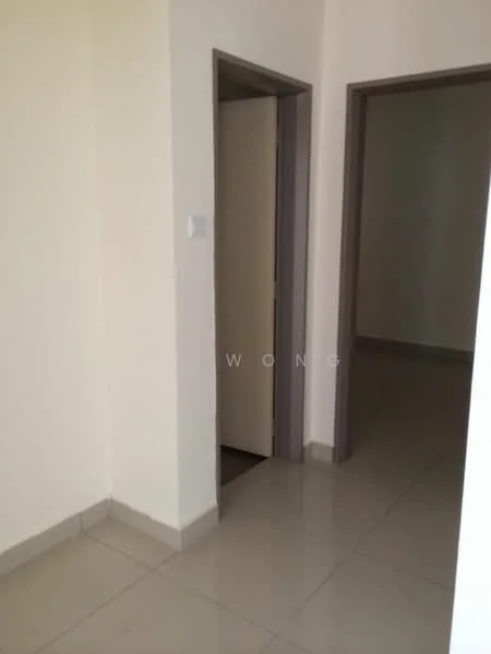 Room features: cream painted walls, light grey door, white door frame, glossy tile flooring, neutral color scheme, corner wall, doorway leading to another room; style: modern.