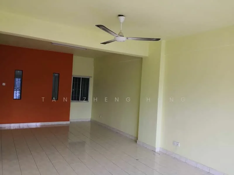 Living features: cream painted walls, orange accent wall, floor-to-ceiling windows, ceramic tile flooring, 5-blade ceiling fan, recessed lighting, open layout, neutral color scheme; style: modern.