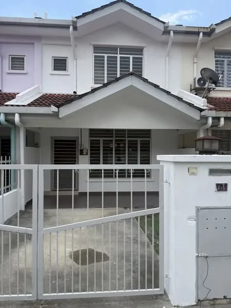 Exterior type: linked terrace house; features: white painted facade, gabled roof, front porch area, metal gate, concrete driveway, window grilles, air conditioning units, manicured lawn, single-storey, surrounded by residential area; style: modern.