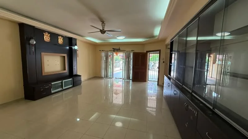 Living features: glossy ceramic tile flooring, cream painted walls, recessed ceiling lights, 5-blade ceiling fan with light, built-in cabinetry with glass doors, wall-mounted TV console, large sliding glass doors, natural light from windows, decorative wall features, open layout, access to outdoor area; style: modern; view: garden.