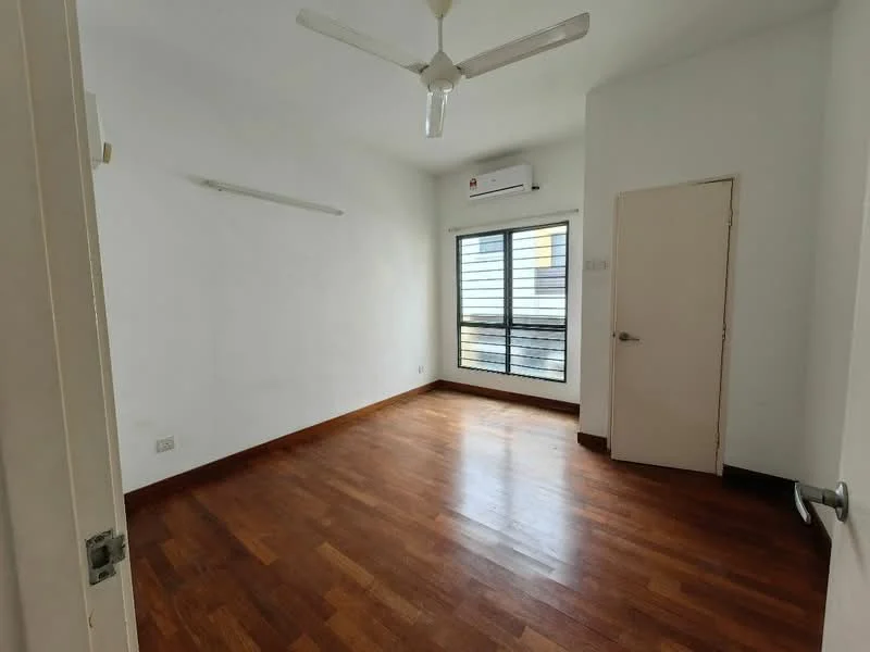 Room features: wooden flooring, white painted walls, ceiling fan, wall-mounted air conditioning unit, sliding glass door, window with horizontal slats, single door, natural light from window.