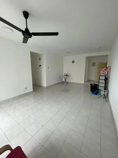 Living features: white painted walls, glossy ceramic tile flooring, 5-blade ceiling fan, recessed downlights, wall clock, small round table, black trash bin, folding chair, open layout, natural light from windows; style: modern.