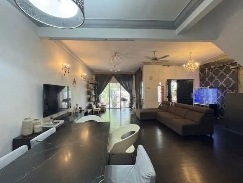 Living features: dark wood flooring, white painted walls, recessed downlights, 5-blade ceiling fan, chandelier, large window with sheer curtains, wall-mounted TV, L-shape sectional sofa in brown, coffee table, decorative wall paneling, aquarium, decorative vases, dining table with black marble top, upholstered dining chairs; style: contemporary.