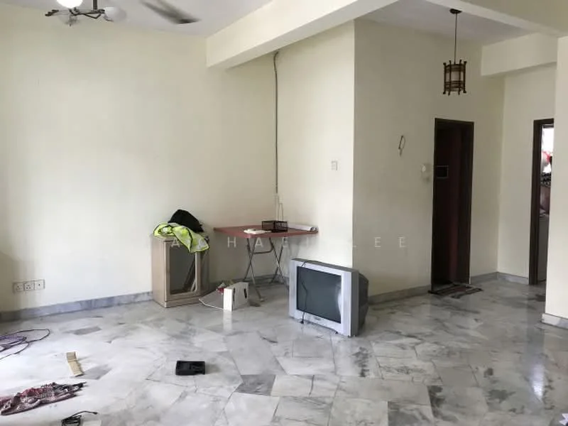 Living features: marble flooring, white painted walls, ceiling fan, table, television, doorway, window, light fixture, power outlet.