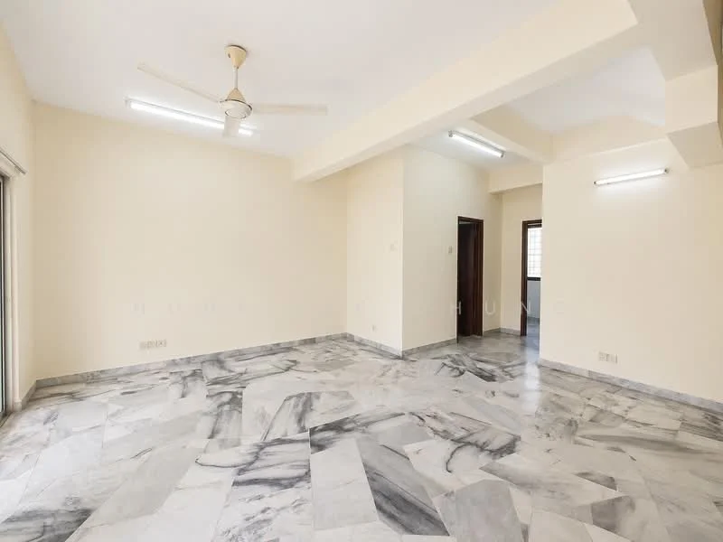 Living features: marble flooring, white painted walls, ceiling fan, recessed LED downlights, large windows, open layout, neutral color scheme, smooth ceiling; style: modern.