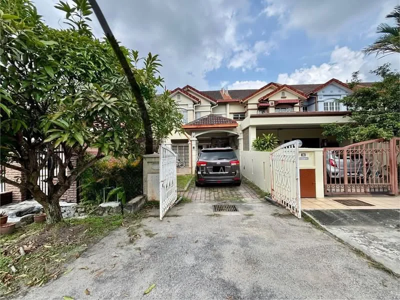 Exterior type: linked terrace house; features: two-storey building, paved driveway, front garden with shrubs, mature trees, fenced perimeter, gated entrance, car parked in driveway, main entrance with gate, roof overhang, front porch area; style: modern.