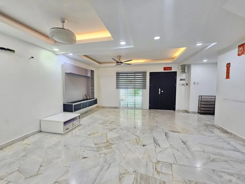 Living features: white painted walls, marble flooring, tray ceiling with recessed lighting, 5-blade ceiling fan, large window with blinds, wall-mounted TV console, door with security lock, built-in shelving unit, decorative wall feature; style: modern.