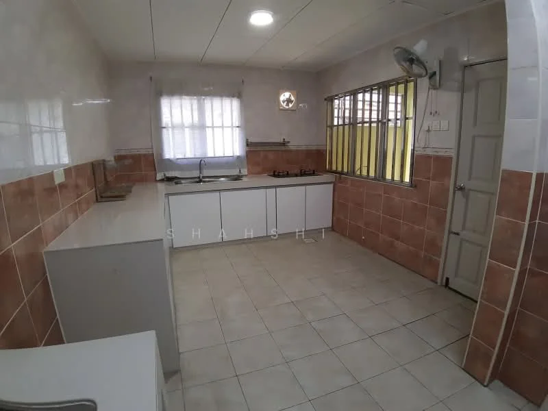 Kitchen features: white cabinets, grey countertop, stainless-steel sink, chrome faucet, 4-burner gas hob, wall-mounted exhaust fan, tile backsplash, cream tiled walls, light grey tiled flooring, window with yellow curtains, overhead ceiling light; style: modern.