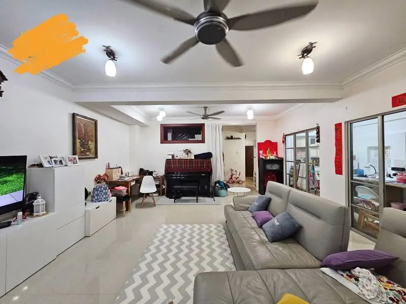 Living features: 5-blade ceiling fan with light, sofa in light grey, area rug with geometric pattern, wall-mounted TV, TV console, coffee table, recessed downlights, white painted walls, cream tiled flooring, decorative wall art, open shelving unit, piano, dining table with chairs, curtains, decorative items on shelves; style: modern.