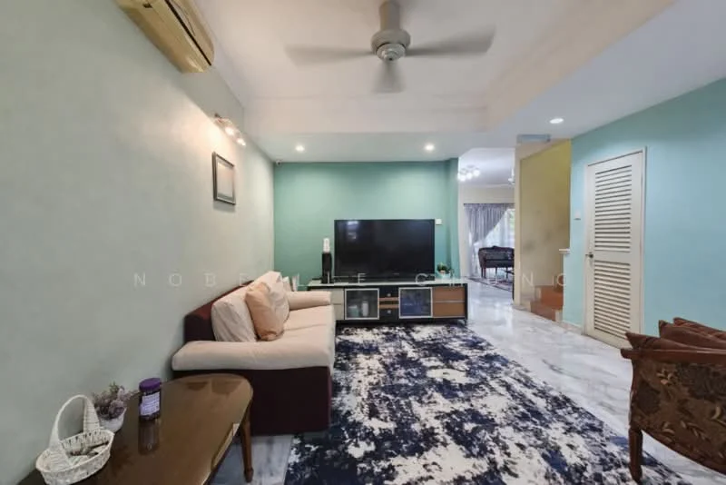 Living features: cream painted walls, blue accent wall, marble flooring, 5-blade ceiling fan with light, sofa in beige, coffee table, TV console, wall-mounted TV, area rug with geometric pattern, decorative mirror; style: modern.