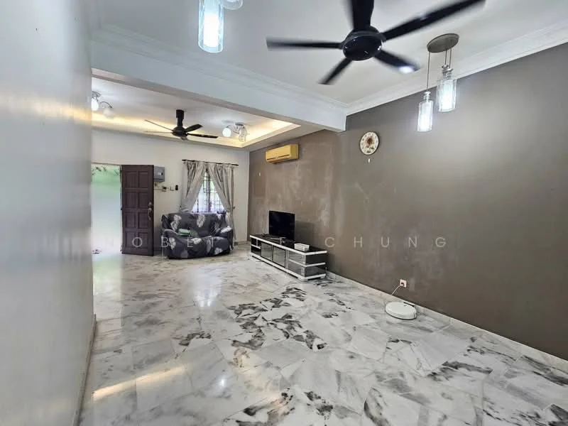 Living features: marble flooring, grey accent wall, white painted walls, 5-blade ceiling fan with light, wall-mounted TV, TV console, sofa, window with curtains, recessed downlights, decorative wall clock; style: modern.