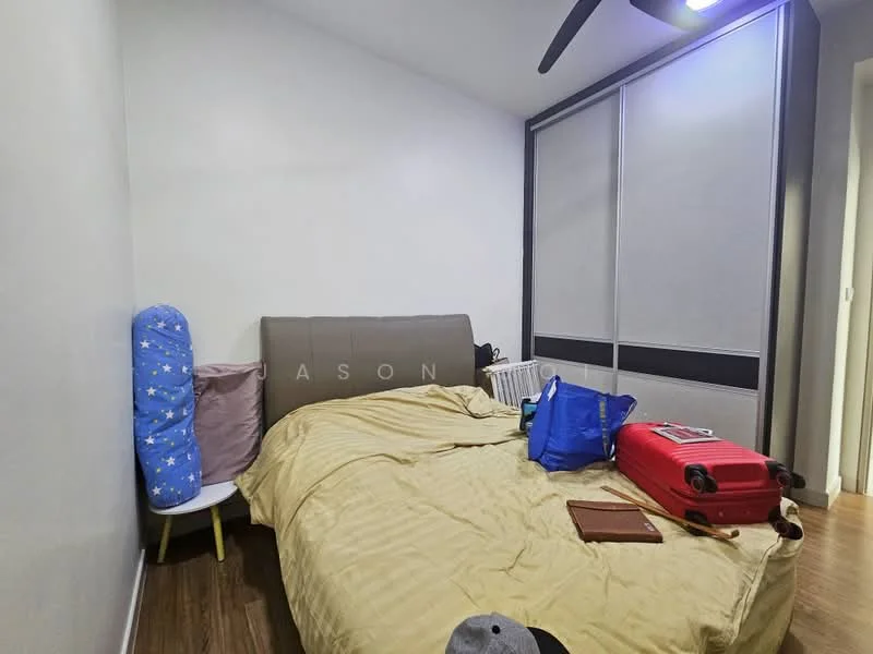 Bedroom features: queen-size bed with beige bedding, upholstered headboard in grey, wooden flooring, ceiling fan, built-in wardrobe with sliding doors, blue cushion, pink pillow, red suitcase, blue shopping bag, notebook on bed; style: modern.