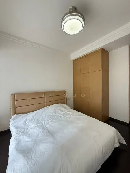 Bedroom features: queen-size bed with upholstered headboard, white bedding, wooden flooring, built-in wardrobe with sliding doors, ceiling light fixture, white painted walls, crown moulding; style: modern.