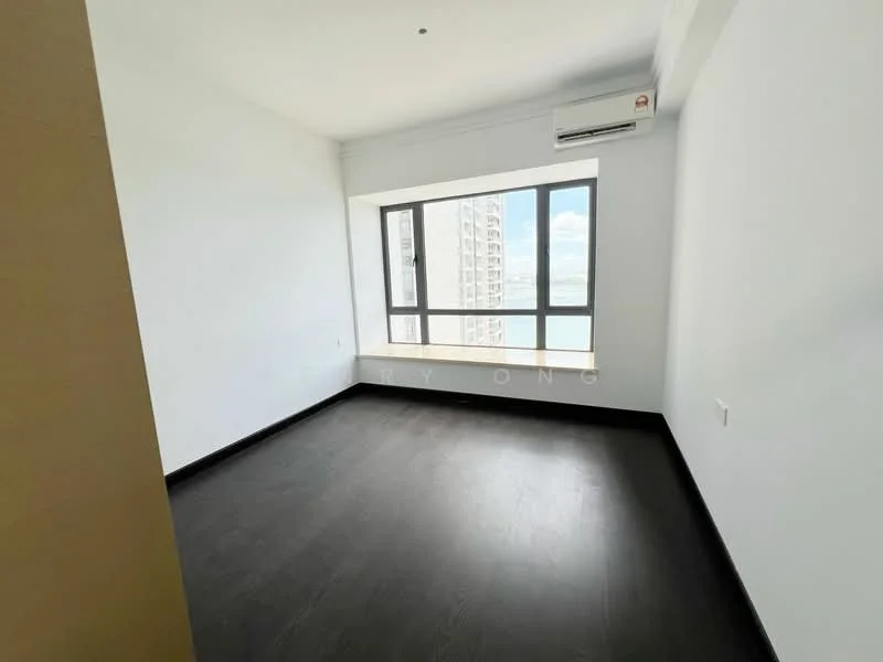 Room features: white painted walls, black laminate flooring, floor-to-ceiling windows, window with city view, 1 wall-mounted split AC; style: modern; view: city.