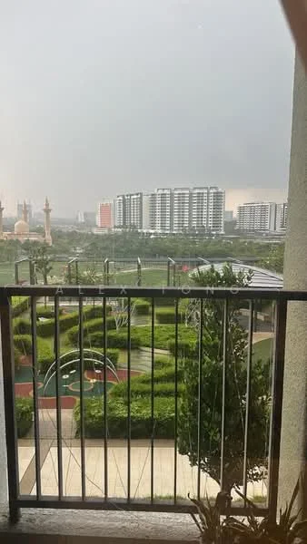 Room view: garden.