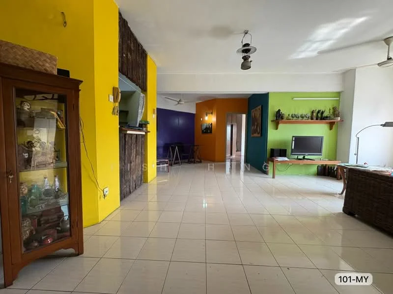 Living features: white tiled flooring, painted walls in yellow, green, and purple, ceiling fan, wall-mounted TV, wooden TV console, large windows for natural light, decorative wall with wooden paneling, open layout, glass display cabinet, area rug; style: modern.