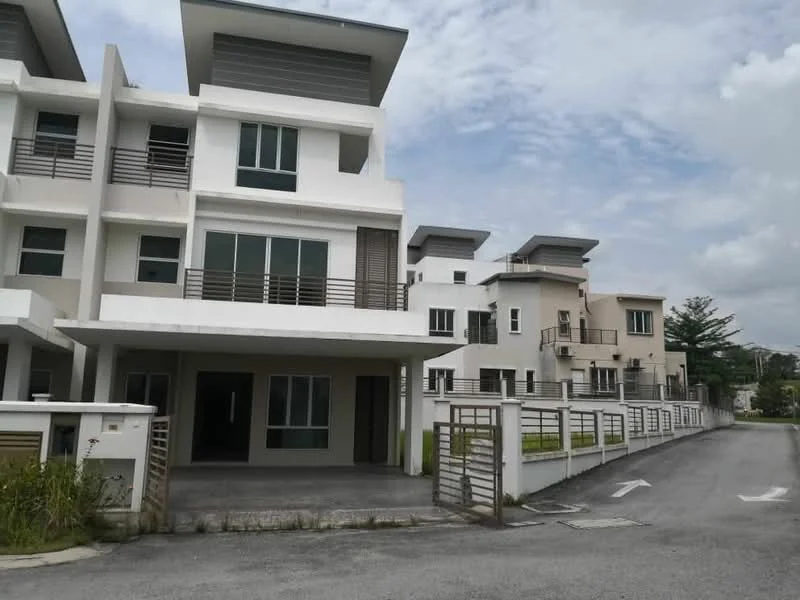Exterior type: linked terrace house; features: white painted facade, flat roof, multiple storeys, balconies with railings, driveway with interlocking pavers, manicured lawn, surrounded by greenery, modern architectural design; style: modern.