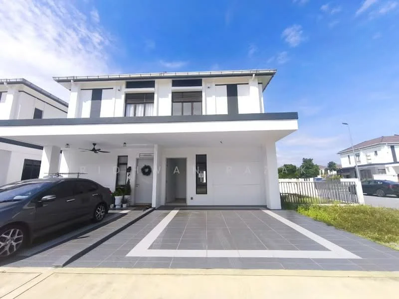 Exterior type: semi-detached house; features: white painted facade, flat roof, 2-storey structure, grey tiled driveway, manicured lawn, front porch with seating area, decorative wall with planter, car porch with space for 1 car, large windows, modern architectural design; style: modern.