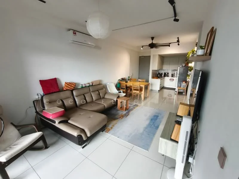 Living features: 3-seater fabric sofa in beige, coffee table, wall-mounted TV, TV console, area rug with geometric pattern, ceiling fan, 1 wall-mounted split AC, white painted walls, tile flooring, decorative plants, dining table with chairs, open kitchen layout; style: modern.
