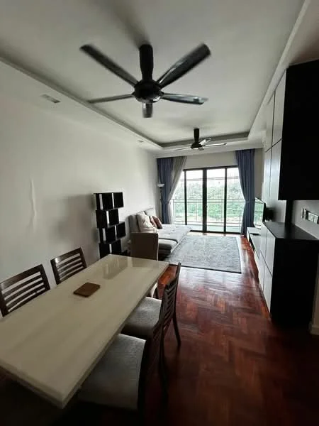 Living features: wooden flooring, white painted walls, 2 ceiling fans, sofa in light grey, coffee table, TV console, area rug, floor-to-ceiling windows, sliding glass door, curtains, dining table with 6 chairs, decorative wall unit; style: modern; view: garden.