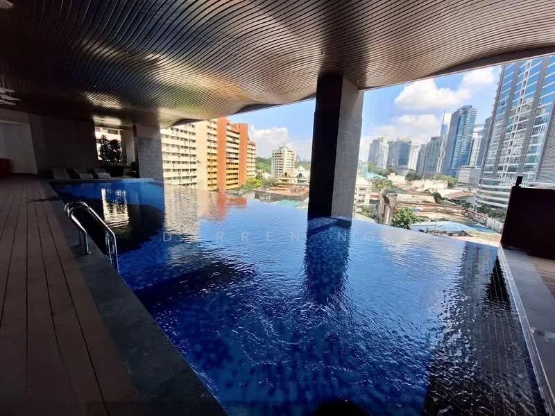 Exterior type: swimming pool deck; features: infinity pool, city skyline view, wooden decking, surrounding high-rise buildings, glass railing, outdoor seating area, sun loungers, landscaped surroundings; style: modern.