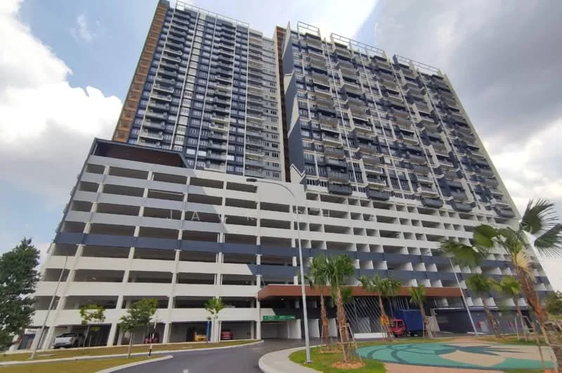 Exterior type: high-rise condominium; features: glass curtain wall, exposed concrete facade, recessed balconies, multi-storey car park, landscaped garden area, paved walkway, surrounded by palm trees, children's playground, outdoor gym, jogging track; style: modern.