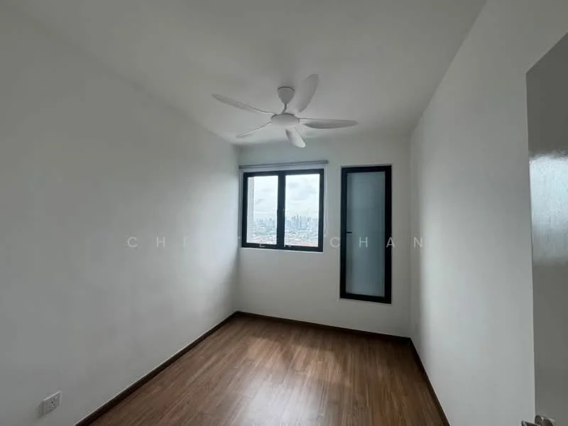 Room features: white painted walls, wooden flooring, 5-blade ceiling fan, floor-to-ceiling window, sliding window, city view; style: modern; view: city.