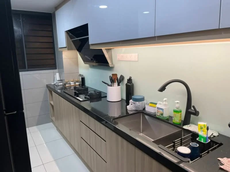 Kitchen features: blue upper cabinets, wood lower cabinets, black granite countertop, single-bowl stainless-steel sink, chrome pull-down faucet, built-in gas hob, exhaust hood, white backsplash, tile flooring, kitchen utensils, cleaning supplies, small appliances; style: modern.