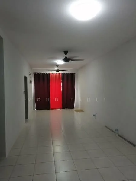 Living features: white painted walls, ceramic tile flooring, 5-blade ceiling fan, recessed downlights, floor-to-ceiling windows, red curtains, neutral decor, open layout; style: modern.