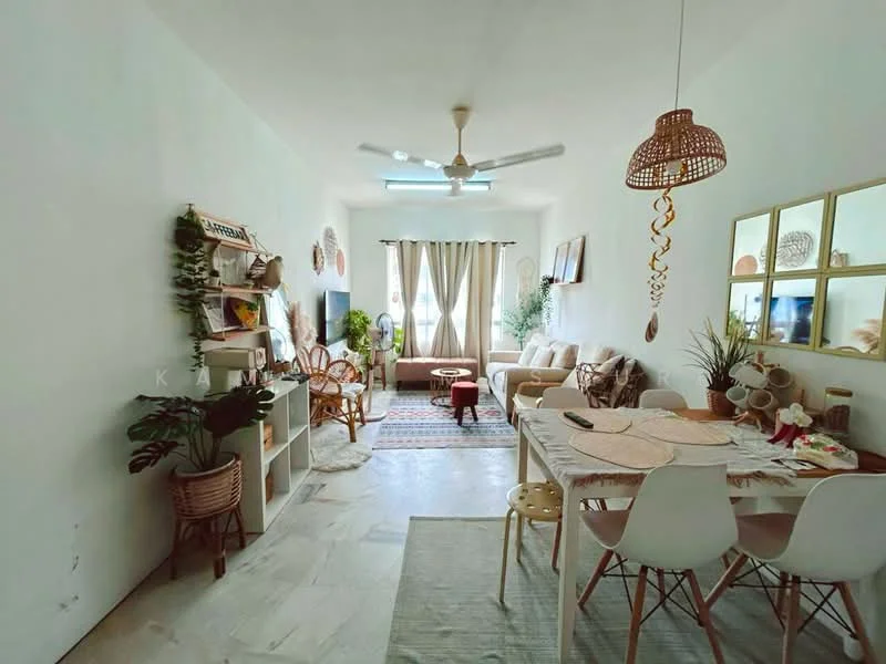 Living features: white painted walls, marble flooring, 5-blade ceiling fan with light, sofa in beige fabric, wooden coffee table, TV console, wall-mounted TV, area rug with geometric pattern, decorative wall art, large windows with sheer curtains, potted plants, open shelving unit, dining table with white chairs, pendant light fixture; style: modern.
