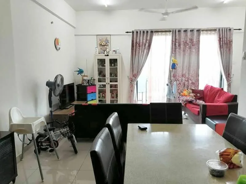 Living features: white painted walls, glossy tile flooring, 5-blade ceiling fan, sofa in red, black fabric sofa, coffee table, TV console, wall-mounted TV, curtains with floral pattern, decorative wall clock, open shelving unit, children's toys, high chair, bicycle, area rug; style: modern.