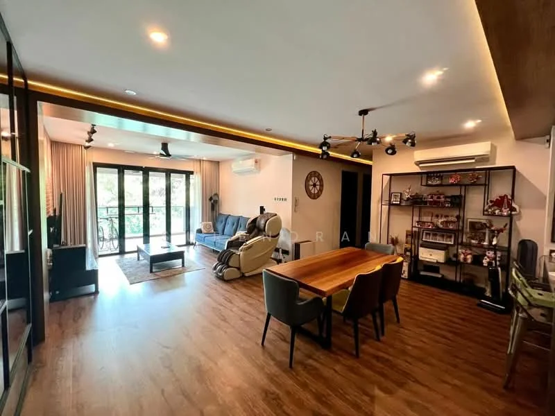Living features: wooden flooring, recessed downlights, 5-blade ceiling fan, floor-to-ceiling windows, sliding glass door, curtains, L-shape sectional sofa in beige, coffee table, dining table with 4 chairs, decorative shelving unit, wall-mounted TV, area rug, wall clock, decorative plants; style: modern; view: garden.