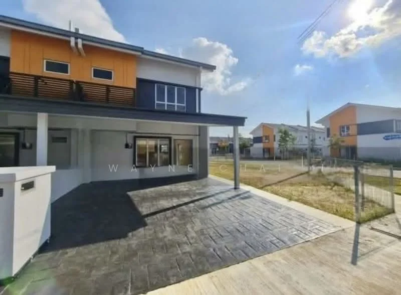 Exterior type: linked terrace house; features: two-storey building, yellow and white painted facade, stamped concrete driveway, covered porch area, large windows, balcony on upper floor, manicured lawn, fenced yard, surrounding residential area, clear blue sky; style: modern.
