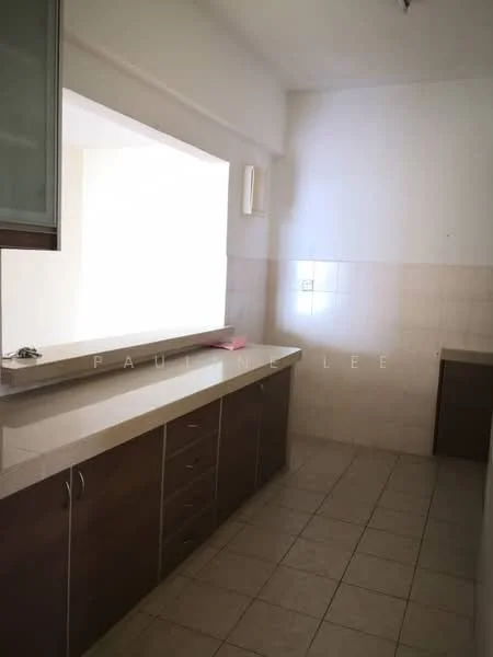 Kitchen features: light-coloured countertop, wood cabinetry, tile backsplash, cream tiled flooring, built-in cabinets, single-bowl sink, window for natural light, open layout; style: modern.