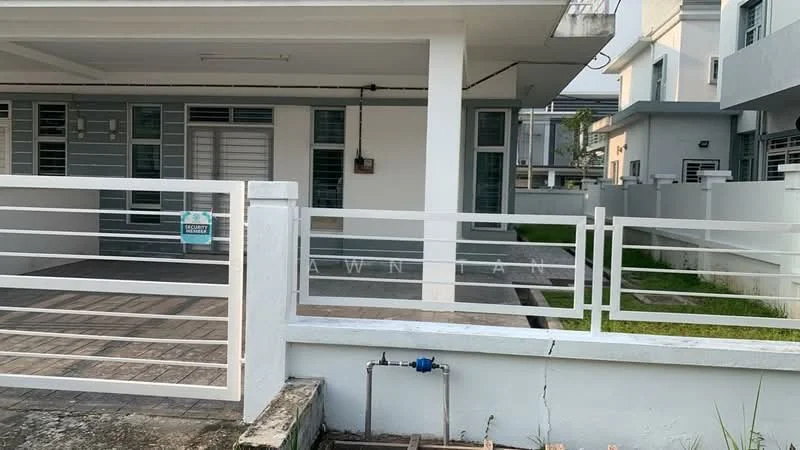 Exterior type: semi-detached house; features: white painted facade, flat roof, manicured lawn, paved walkway, fenced yard, visible water meter, surrounded by greenery, multiple windows, concrete driveway; style: modern.