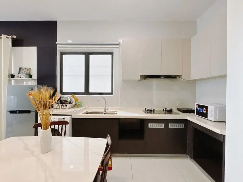 Kitchen features: white cabinets, dark brown lower cabinets, marble countertop, stainless-steel sink, chrome pull-down faucet, built-in gas hob, stainless-steel range hood, microwave, refrigerator, window above sink, light-colored wall, tile flooring; style: modern.
