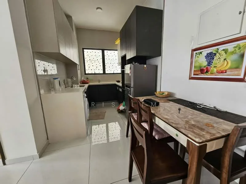 Kitchen features: white cabinets, black upper cabinets, marble countertop, stainless-steel fridge, built-in oven, 4-burner gas hob, double-bowl stainless-steel sink, chrome pull-down faucet, ceramic tile flooring, recessed downlights, window with patterned glass, dining table with chairs; style: modern.