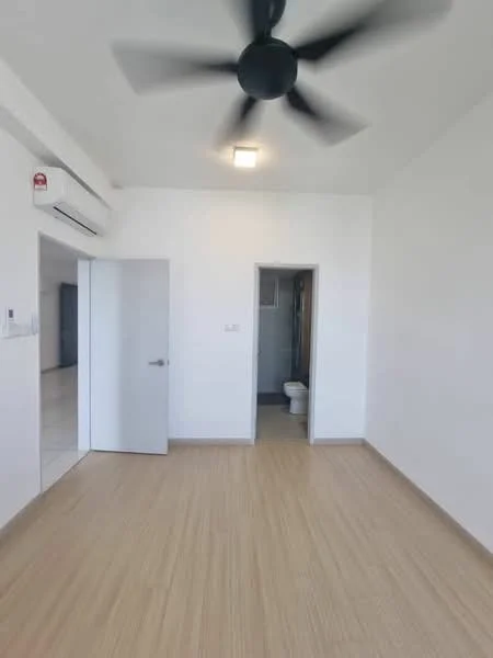 Room features: light wood flooring, white painted walls, 5-blade ceiling fan, recessed ceiling light, door leading to bathroom, door leading to another room, air conditioning unit on wall; style: modern.