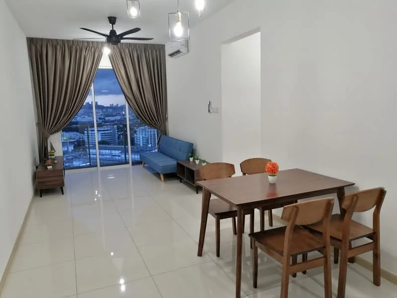 Living features: floor-to-ceiling windows, grey fabric sofa, wooden dining table, 4 wooden dining chairs, light-colored curtains, white painted walls, glossy tile flooring, ceiling fan with light, decorative flower vase, side table, air conditioning unit; style: modern; view: city.