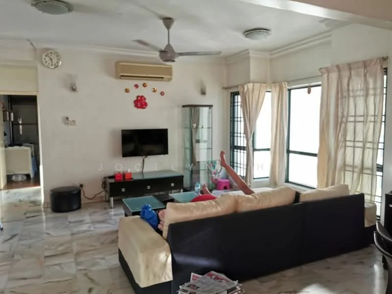 Living features: 3-seater fabric sofa in beige, coffee table, wall-mounted TV, TV console, area rug, floor-to-ceiling windows, sheer curtains, ceiling fan, recessed downlights, marble tile flooring, wall clock, decorative wall art; style: modern.