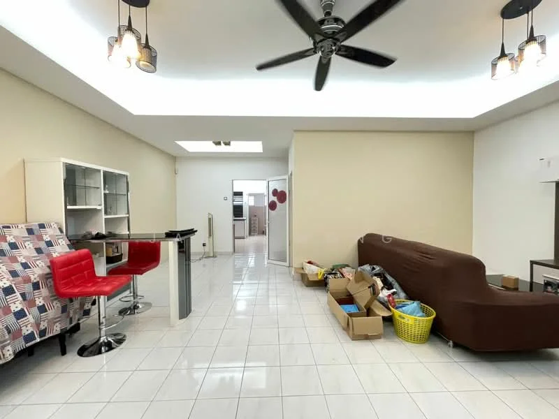 Living features: white painted walls, glossy white tile flooring, tray ceiling with recessed lighting, 5-blade ceiling fan, sofa in brown fabric, bar table with high stools in red, glass display cabinet, skylight, decorative items in boxes, yellow storage basket; style: modern.