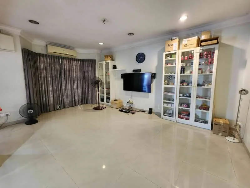 Living features: white painted walls, glossy tile flooring, recessed downlights, wall-mounted TV, glass display cabinets, ceiling fan, curtains, air conditioning unit, decorative wall clock, decorative items on shelves; style: modern.