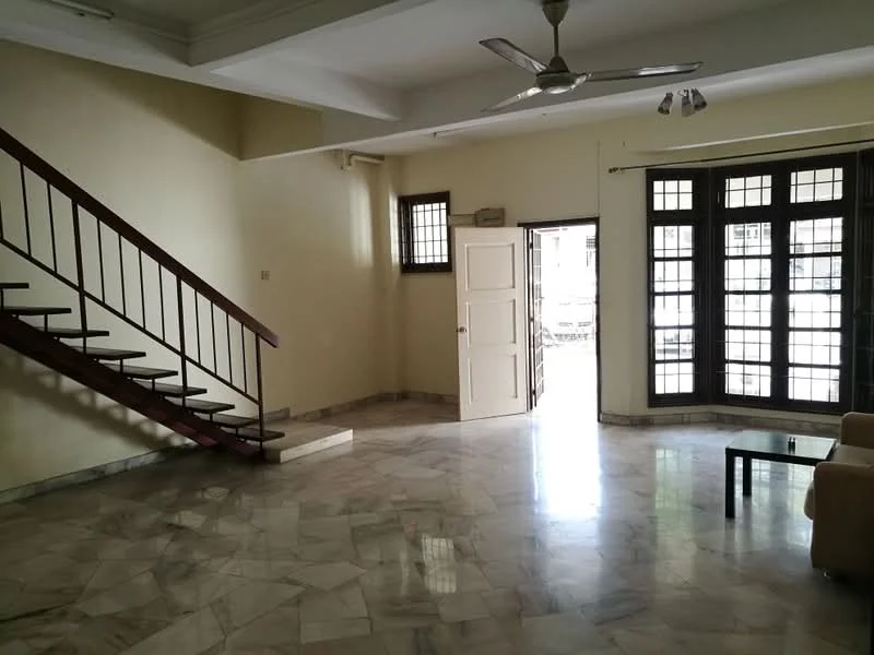 Living features: marble flooring, white painted walls, ceiling fan, large windows with grid pattern, double-door entrance, staircase with wooden railing, natural light from windows, open layout; style: modern.