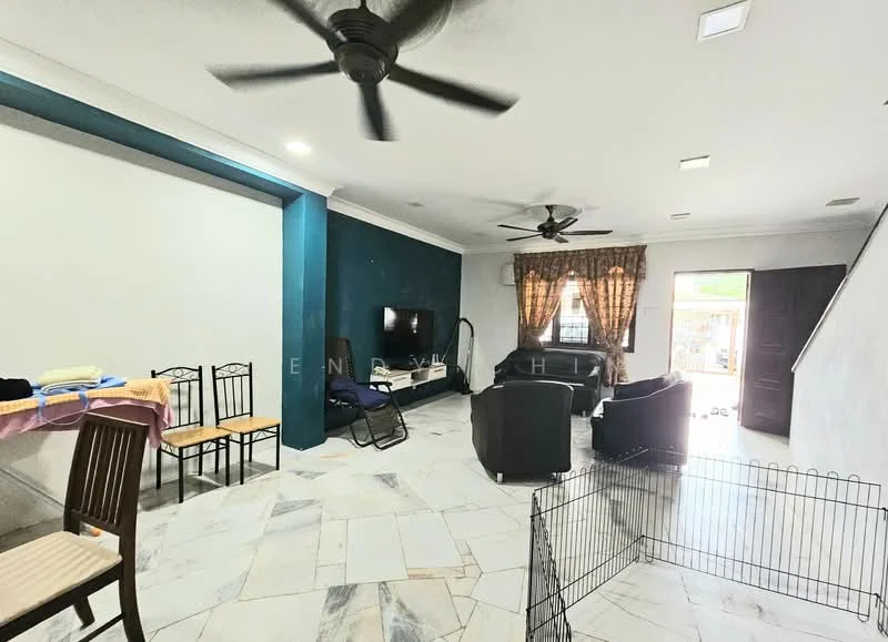 Living features: marble tile flooring, white painted walls, blue accent wall, 5-blade ceiling fan, wall-mounted TV, black leather sofa, 2-seater fabric sofa, coffee table, decorative curtains, window with natural light, open layout, area rug; style: modern. Dining features: wooden dining table, 4 dining chairs, tablecloth, open shelving, natural light from window; style: modern.