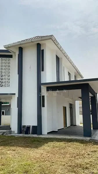 Exterior type: detached bungalow; features: white painted facade, vertical black columns, flat roof, manicured lawn, concrete pathway, large windows, open porch, single-storey, surrounded by greenery; style: modern.