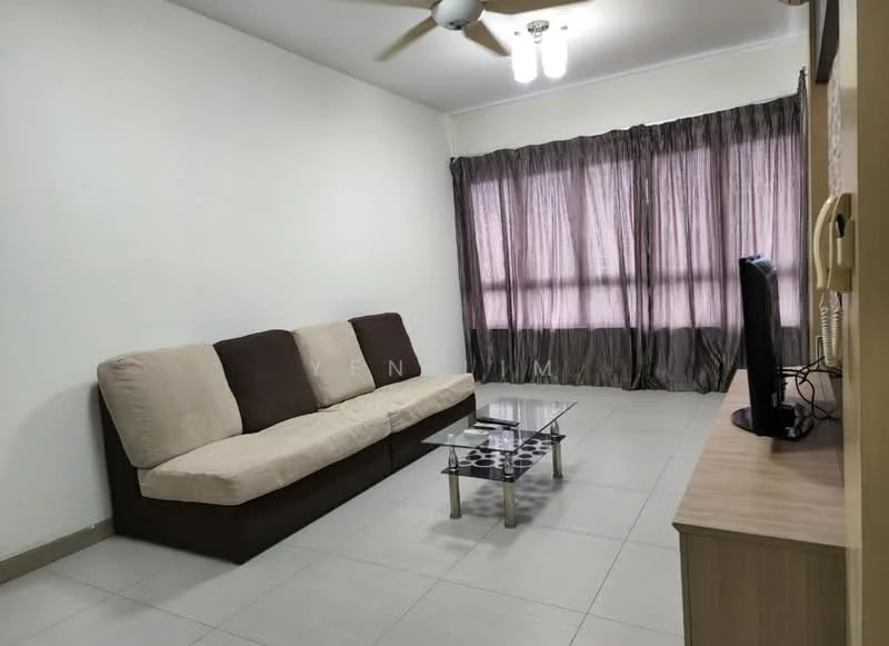 Living features: 3-seater fabric sofa in beige and brown, glass coffee table with black and white design, wall-mounted TV, curtains in dark grey, white painted walls, tile flooring, ceiling fan with light, recessed lighting; style: modern.