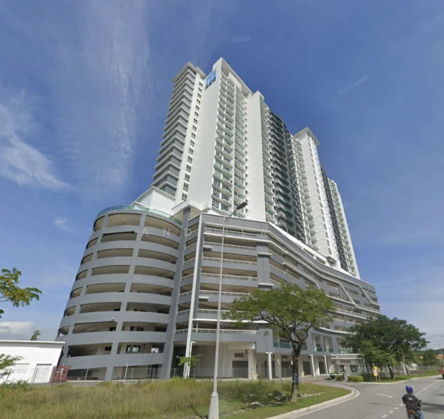Exterior type: high-rise condominium; features: white painted facade, glass curtain wall, recessed balconies, multi-storey car park, approximately 20-storey high-rise, surrounded by mature greenery; style: modern.