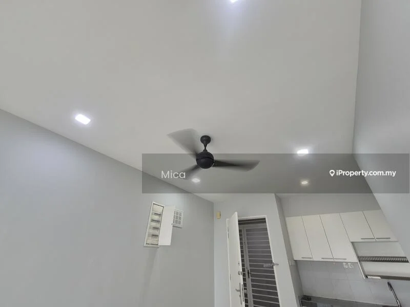 Room features: white painted walls, polished concrete flooring, 5-blade ceiling fan with light, recessed LED downlights, sliding glass door, wall-mounted air conditioning unit, interior door with glass panel; style: modern.